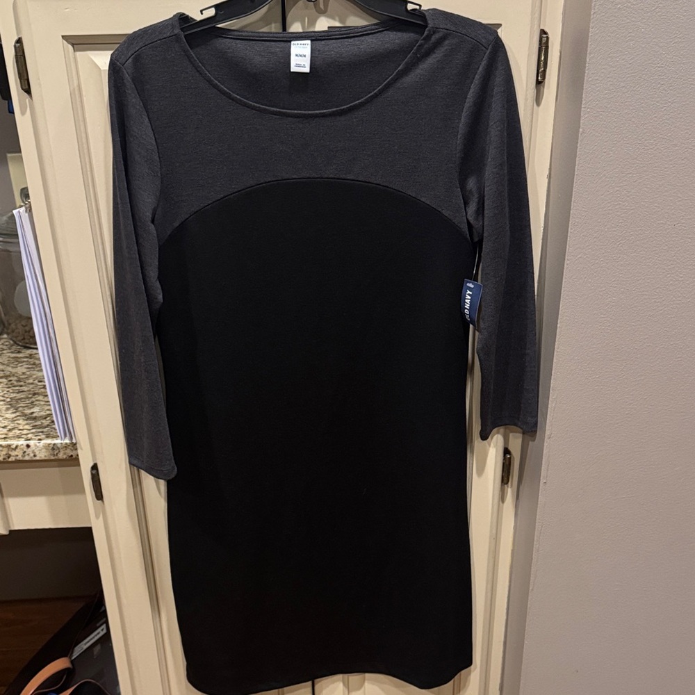 Old Navy Black and Gray Long Sleeve Dress